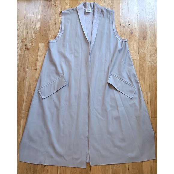 🆕️ PLANET by Lauren G. Vegan Leather Sleeveless Vest Size O/S fits XS-XLColor - Picture 2 of 11